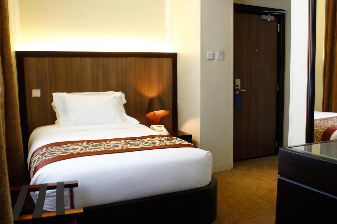 Elilly International Hotel Аддис-Абеба Экстерьер фото